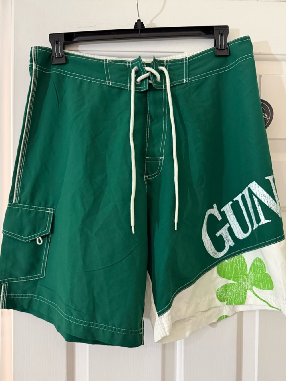 Guinness mens board shorts swim shorts size 36 NWT green
